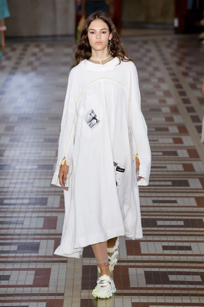 Look 13